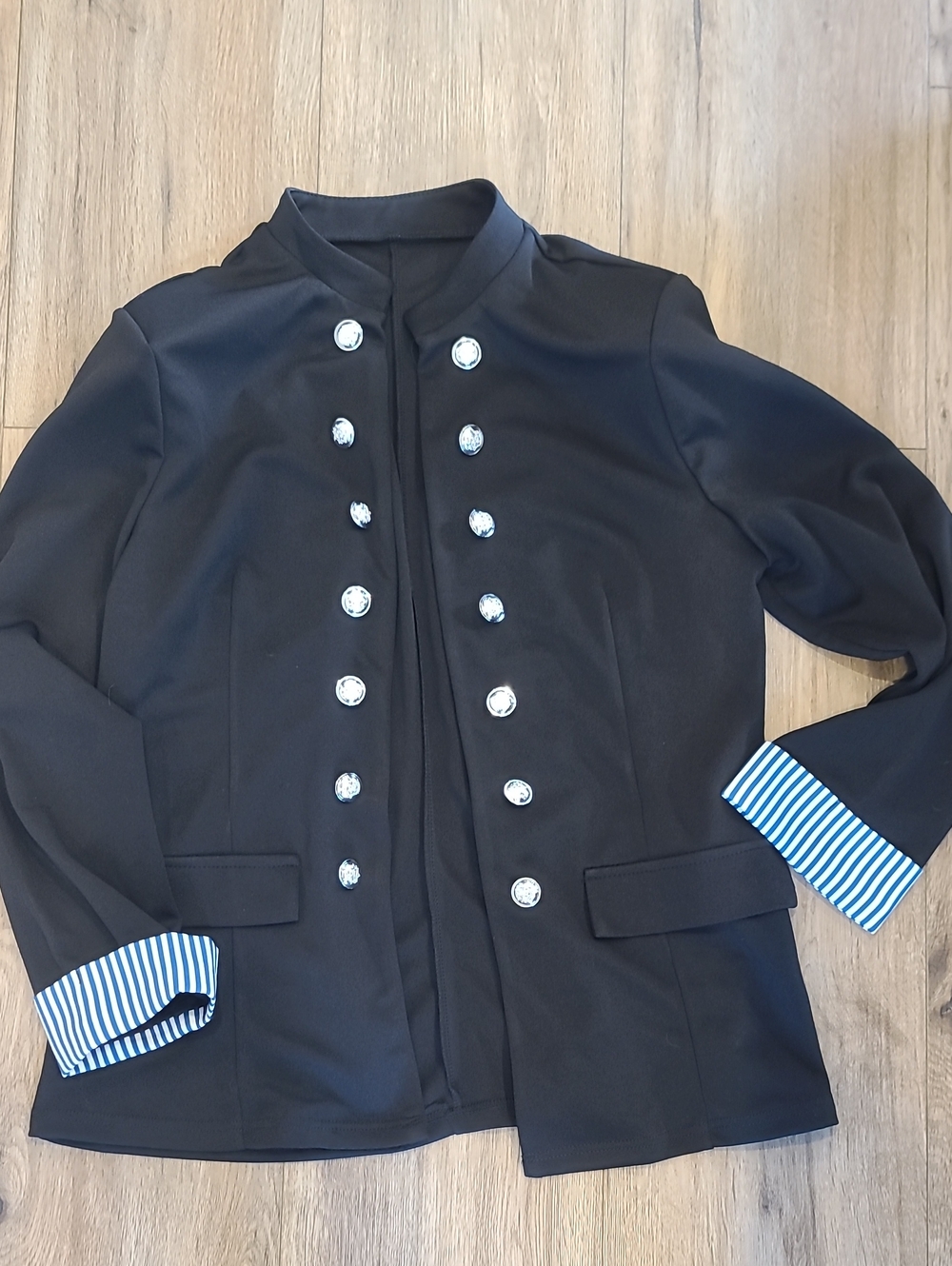 Black Light Weighr Buttoned Jacket With Striped Cuffs Xl